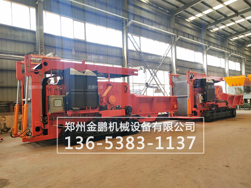 履带式木材粉碎机