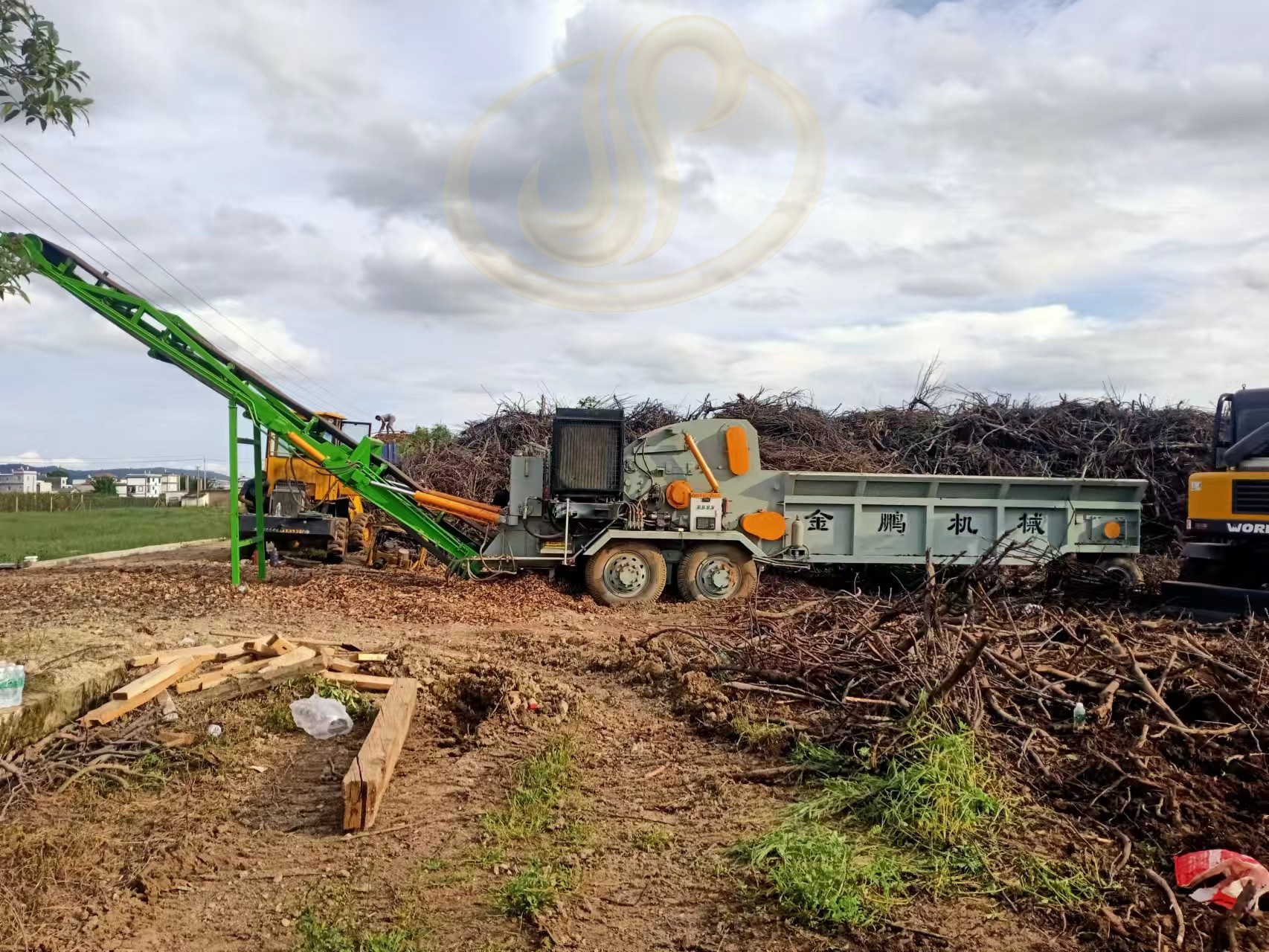 郑州金鹏木材木头粉碎机怎么处理原木和废旧木料？